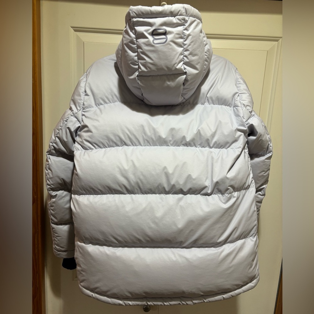 Aritzia The Super Puff - Very Light Gray (grayish white w/ blue hue) Size XS - Picture 2 of 16